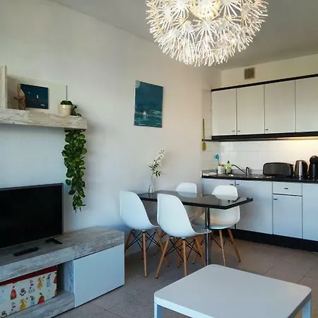 Homely Paradise Amaya 2 Апартаменты *